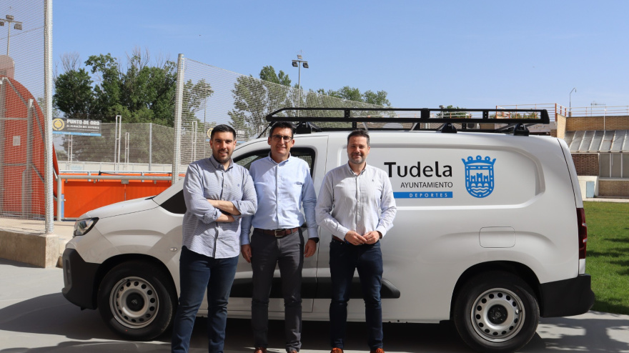 Entrega del Vehículo de Automóviles Marco