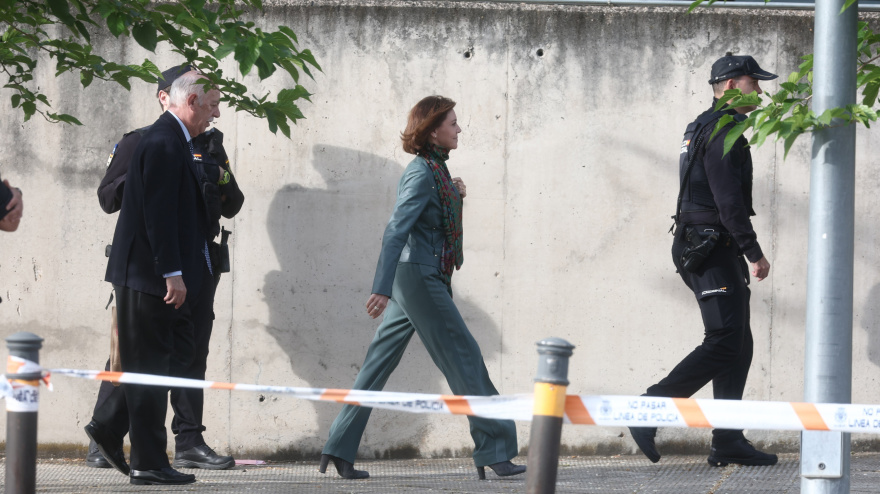 La exministra de Defensa, María Dolores de Cospedal, a su llegada a la Audiencia Nacional, a 23 de abril de 2026, en San Fernando, Madrid (España).