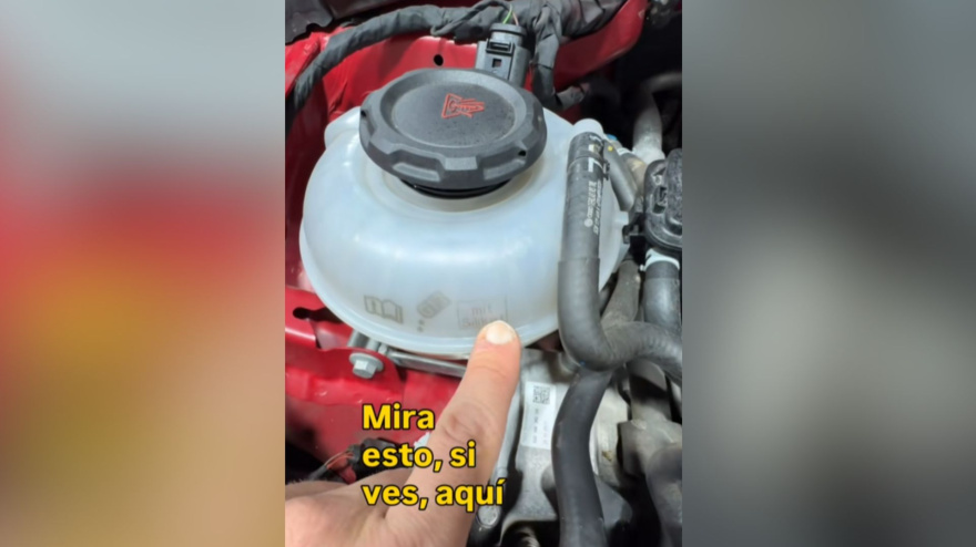 El vaso de expansión que pone "mit Silikat"