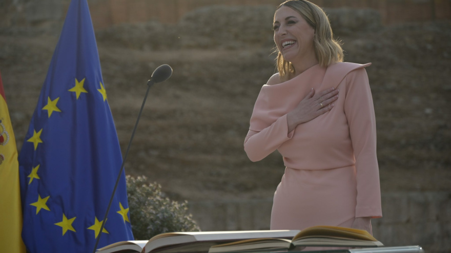 María Guardiola, en su toma de posesión en el Anfiteatro de Mérida
