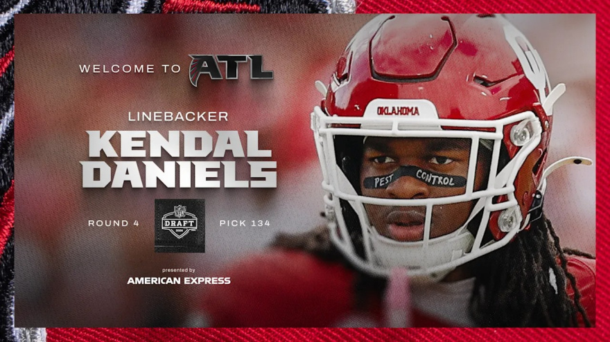 Los Atlanta Falcons usaron a Roberto Carlos para anunciar una de sus elecciones del Draft.