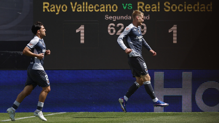 Óskarsson celebra su gol, en el Rayo - Real Sociedad