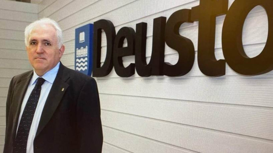 José María GuibertEl exrector de la Universidad de Deusto José María Guibert falleció este pasado domingo a los de 64 años de edad, según ha comunicado la universidad, a la que "consagró su vida con una mirada lúcida y prospectiva, una entrega incansable y una notable capacidad de escucha".POLITICA UNIVERSIDAD DE DEUSTO