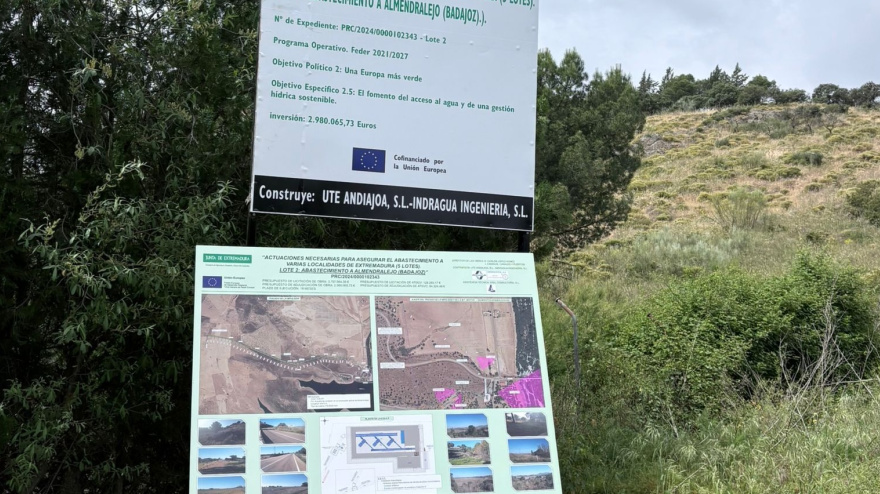 Carteles agua Alange-Almendralejo