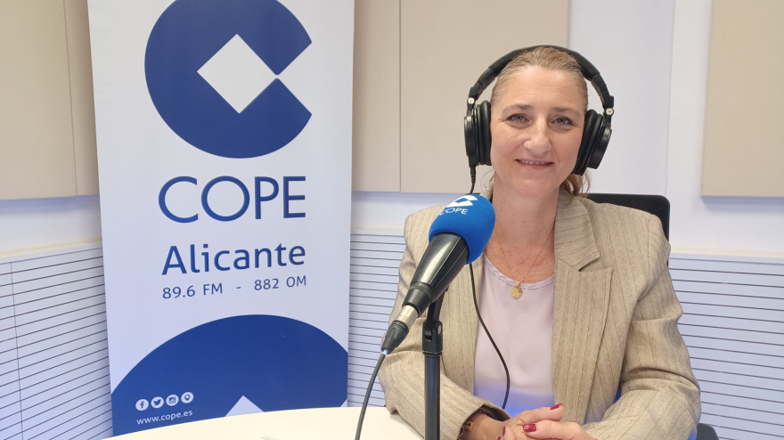 Mari Carmen de España, edil de Educación