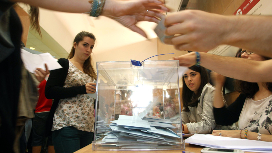 Votaciones de estudiantes de la Facultad de Educación para las elecciones al Rectorado de la Universidad de Valladolid