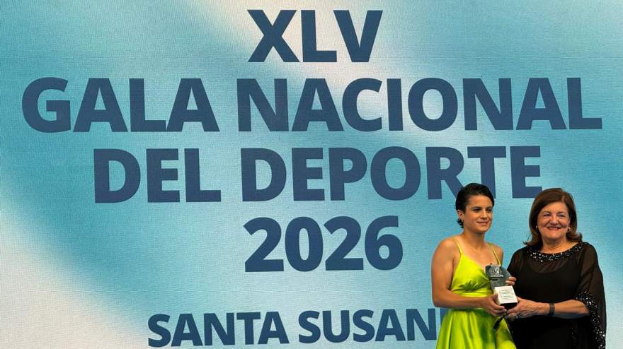 María Dolores García Mascarell entregó el premio a María Pérez