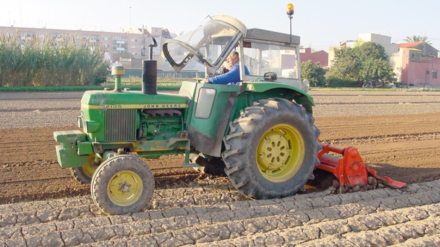 (Foto de ARCHIVO)AVA-ASAJA pide ayudas fiscales y directas por la escalada de carburantes y fertilizantesREMITIDA / HANDOUT por AVA-ASAJAFotografía remitida a medios de comunicación exclusivamente para ilustrar la noticia a la que hace referencia la imagen, y citando la procedencia de la imagen en la firma07/11/2003