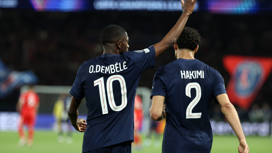 Dembélé celebra su gol, en el PSG - Bayern