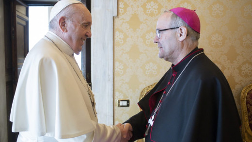 El Papa Francisco con el arzobispo de Toledo, Francisco Cerro Chaves