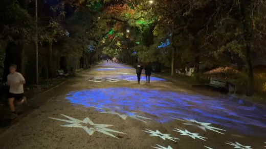 Pruebas de la iluminación navideña en La Alameda compostelana