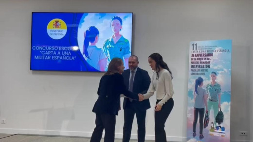 María García-Montoto recibiendo el premio