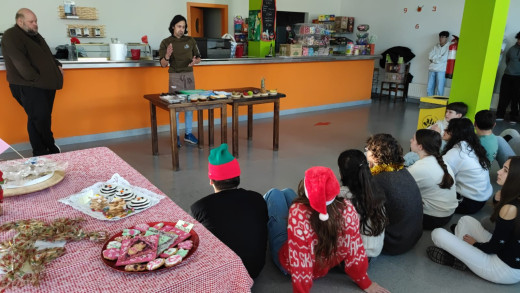 Kike Piñeiro impartió una master class en la cafetería del Instituto