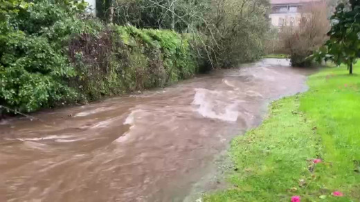 Río Sarela este domingo a su paso por el parque de Galeras