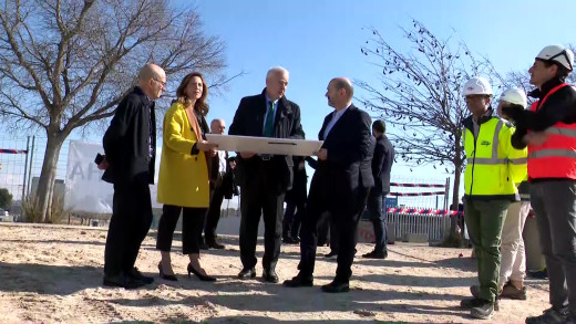 Visita del Presidente de la RFEF a las obras del estadio modular del parking norte.