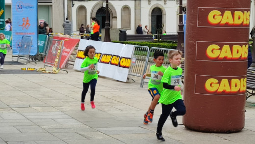 e la fotoNiños corriendo