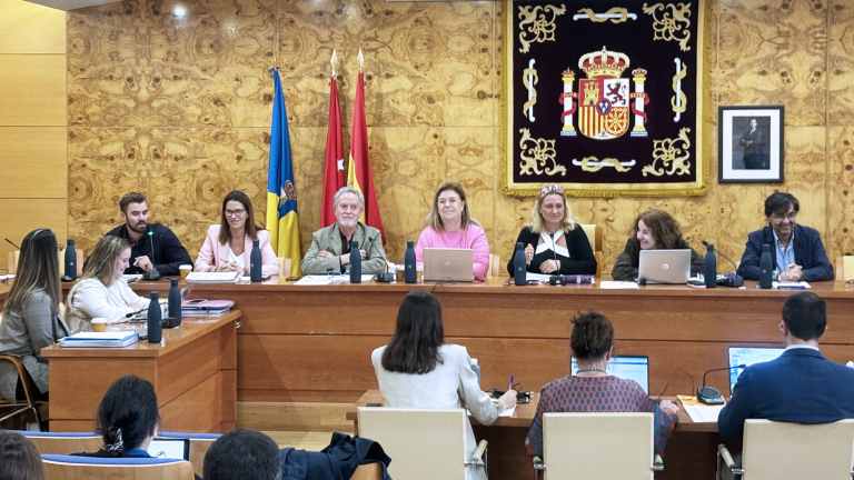 El PP de Torrelodones se queda solo votando el nuevo contrato de basuras