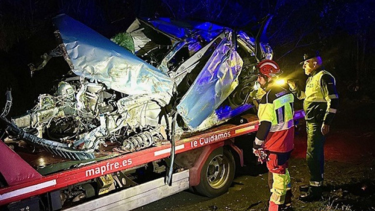 Jornada negra en las carreteras ourensanas donde horas antes se registraba este accidente mortal en Maside