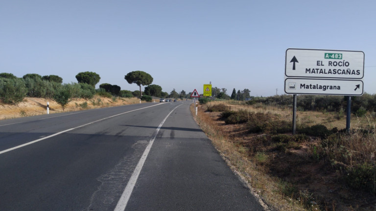 (Foto de ARCHIVO)
Tramo entre la variante de la aldea de El Rocío y el núcleo poblacional costero de Matalascañas, ambos en el término municipal de Almonte (Huelva), de la carretera autonómica A-483.

JUNTA
11/10/2020