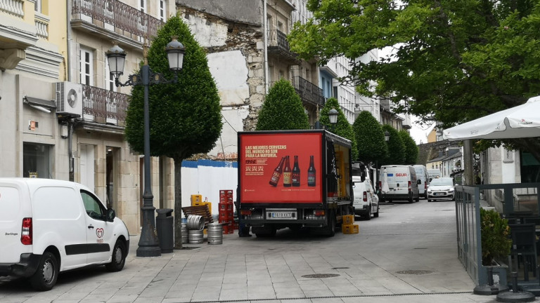 Repartidores en el centro de Lugo