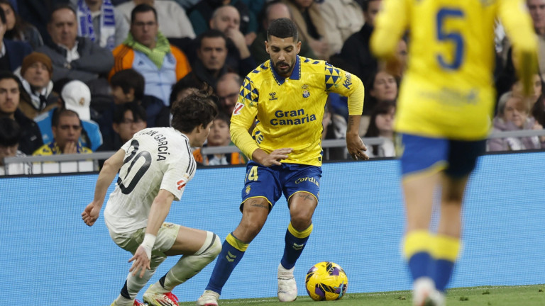 Alex Suárez en Acción del partido ante el Real Madrid