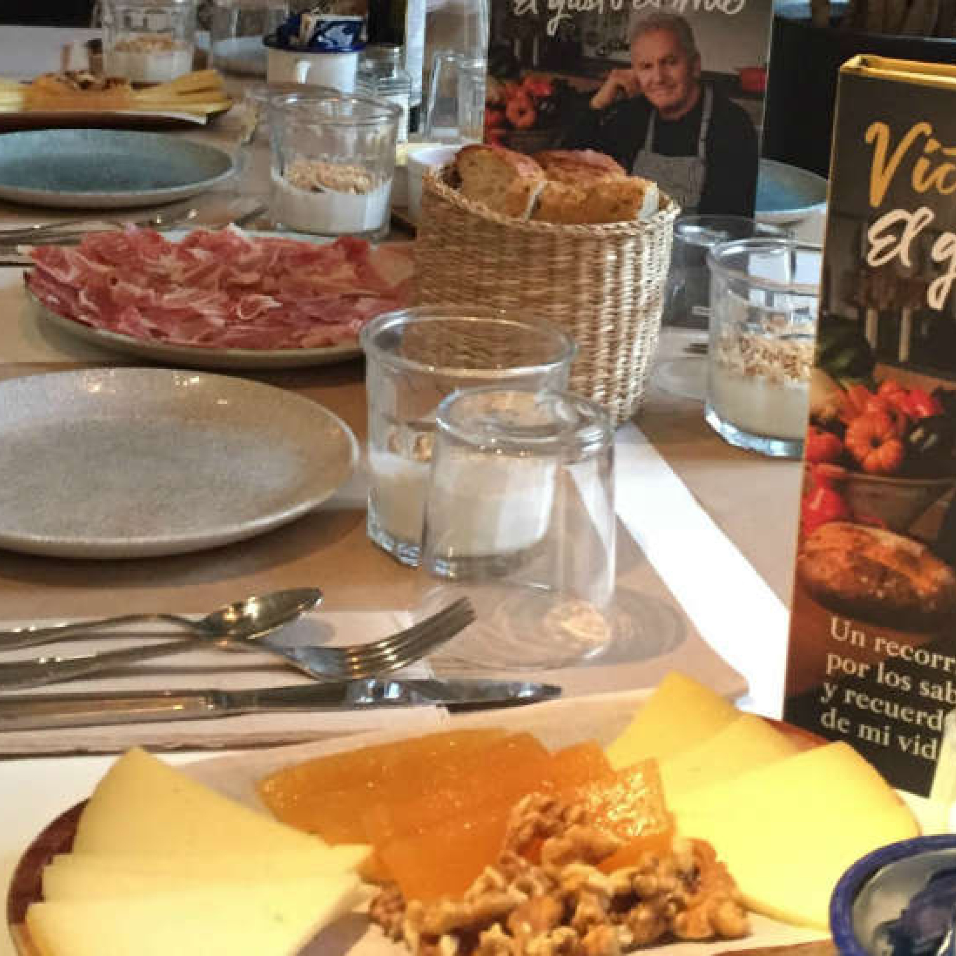 El gusto es nuestro: 'Oído Cocina' se mete en los fogones con Víctor Manuel