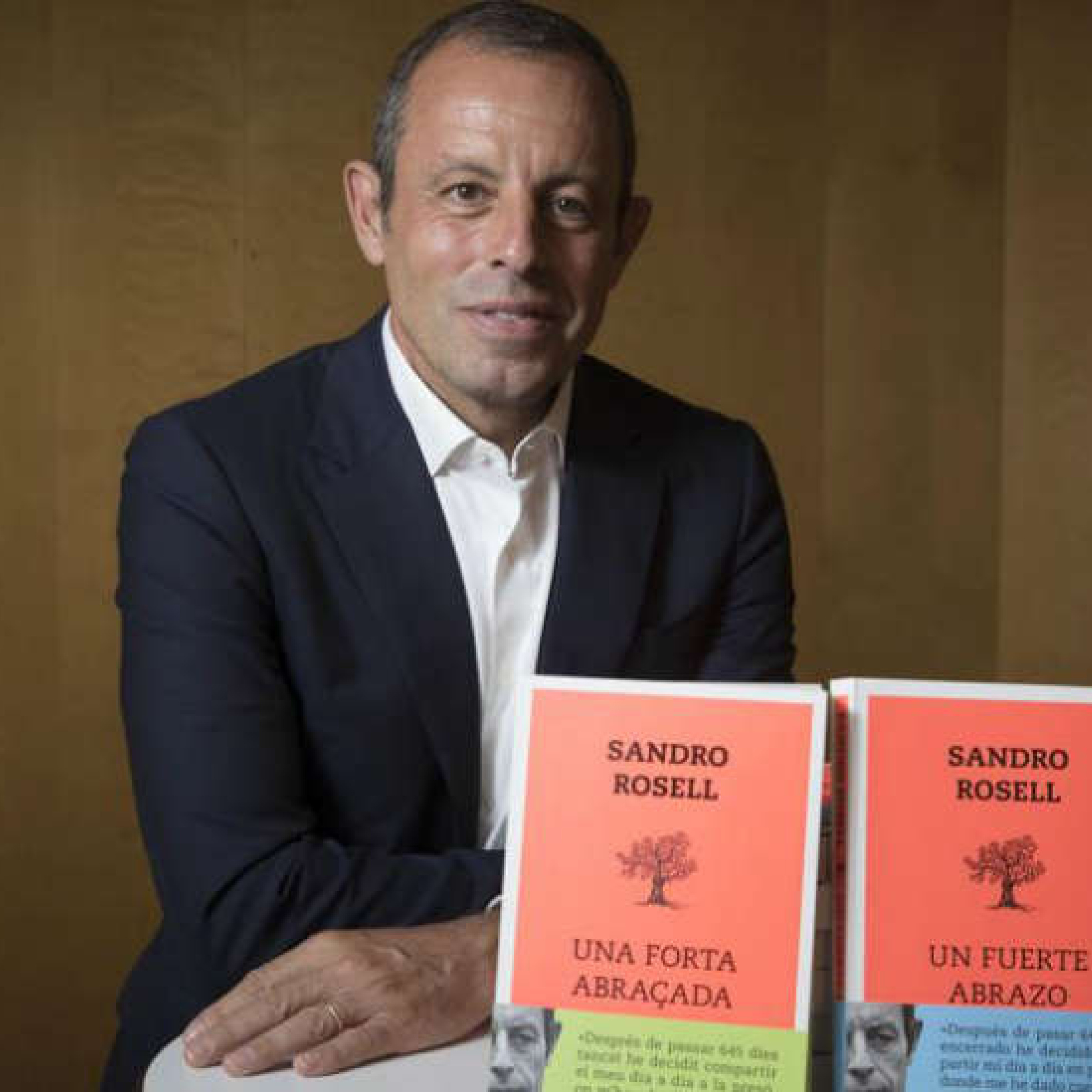 Portada de A Grandes Trazos