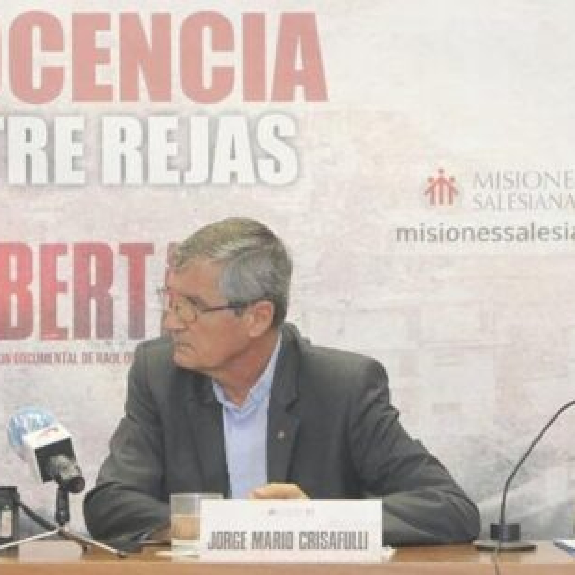 Portada de A Grandes Trazos