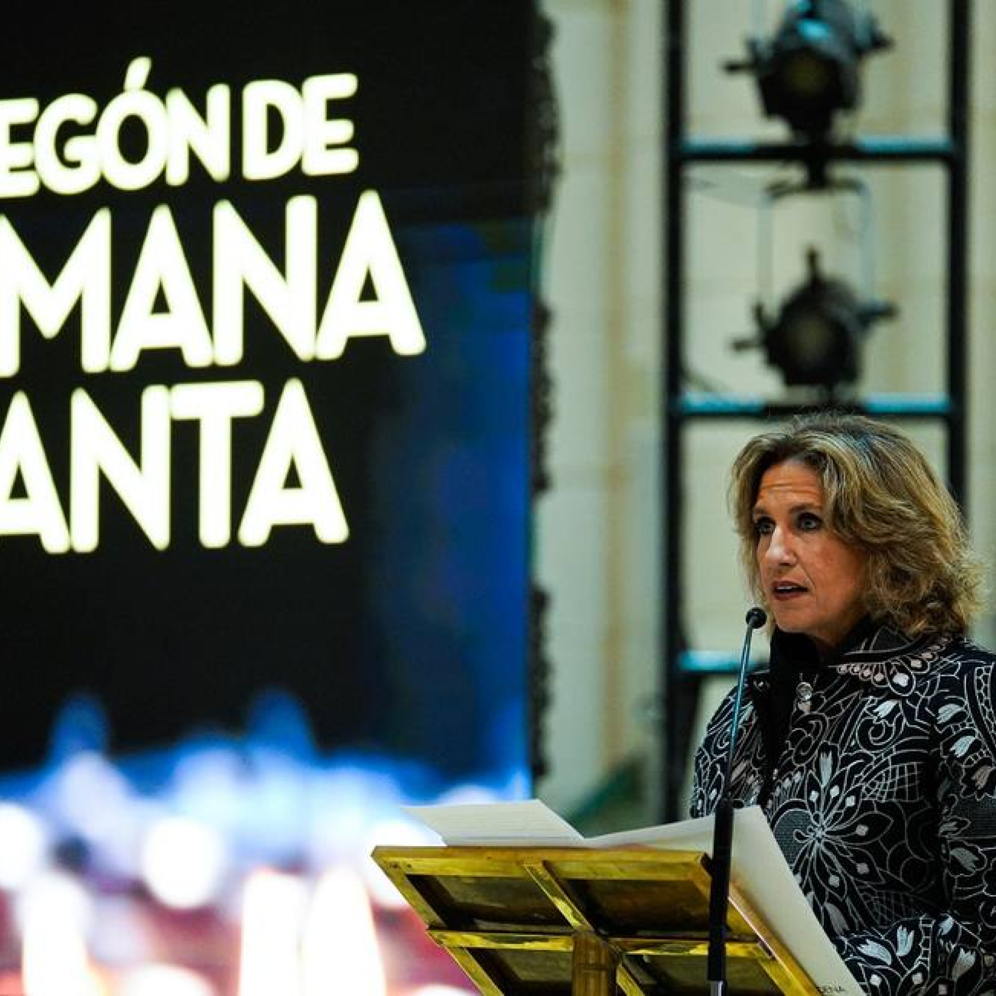 Portada de A Grandes Trazos