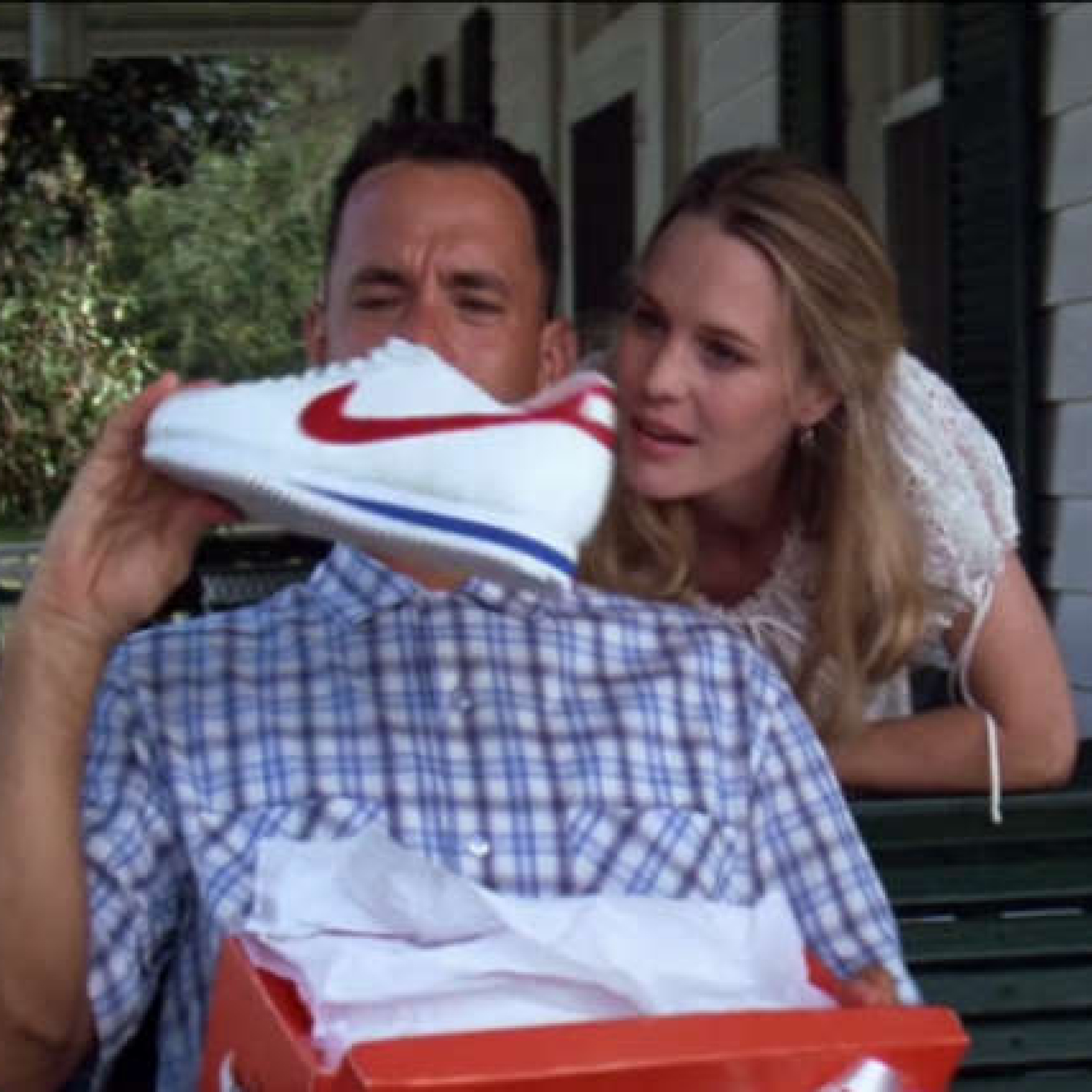 No tires tus viejas zapatillas de deporte