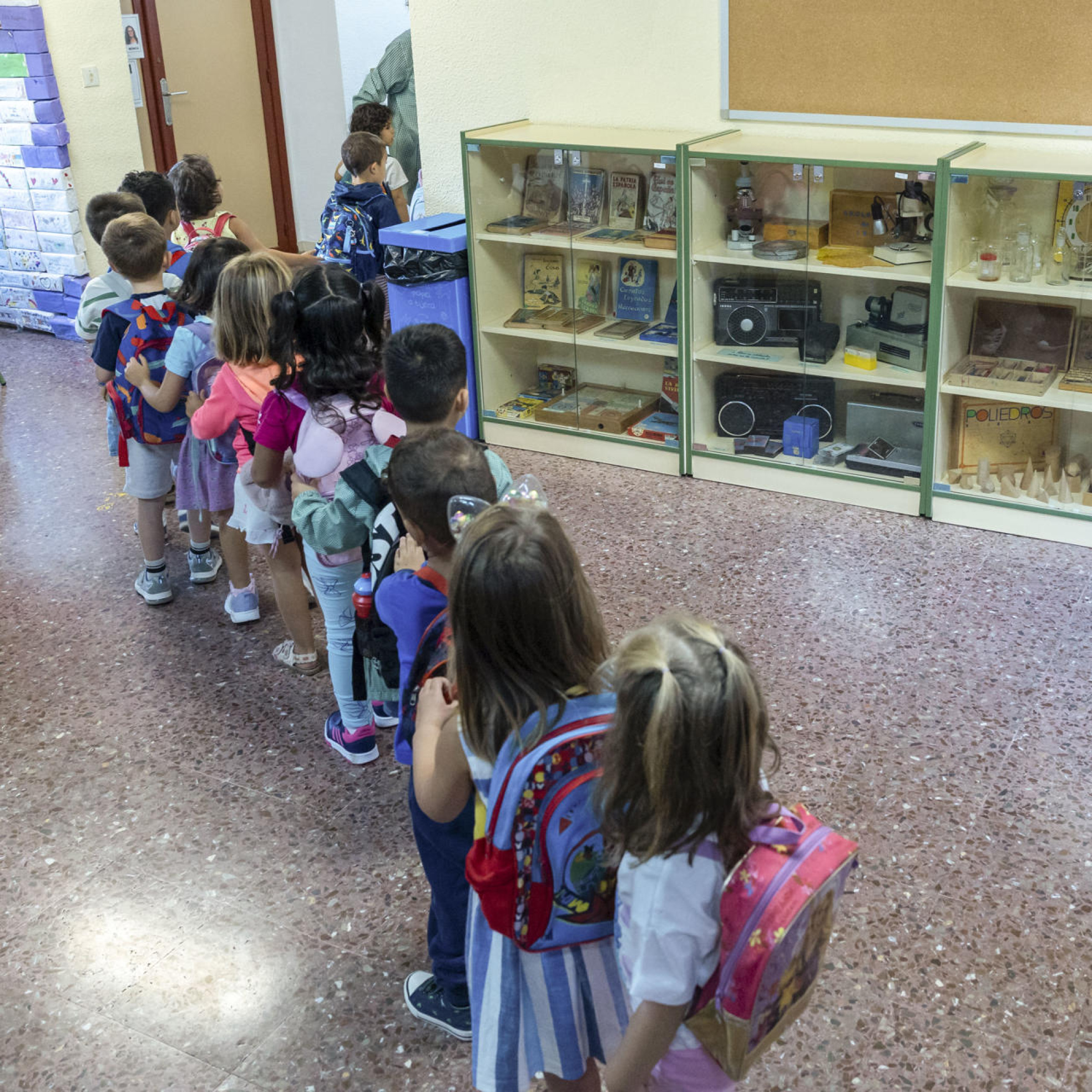 "Algunas familias están ahorrando hasta 200 euros en la vuelta al cole porque están usando plataformas de segunda mano para vender material, el 79% del dinero de libros" episode artwork