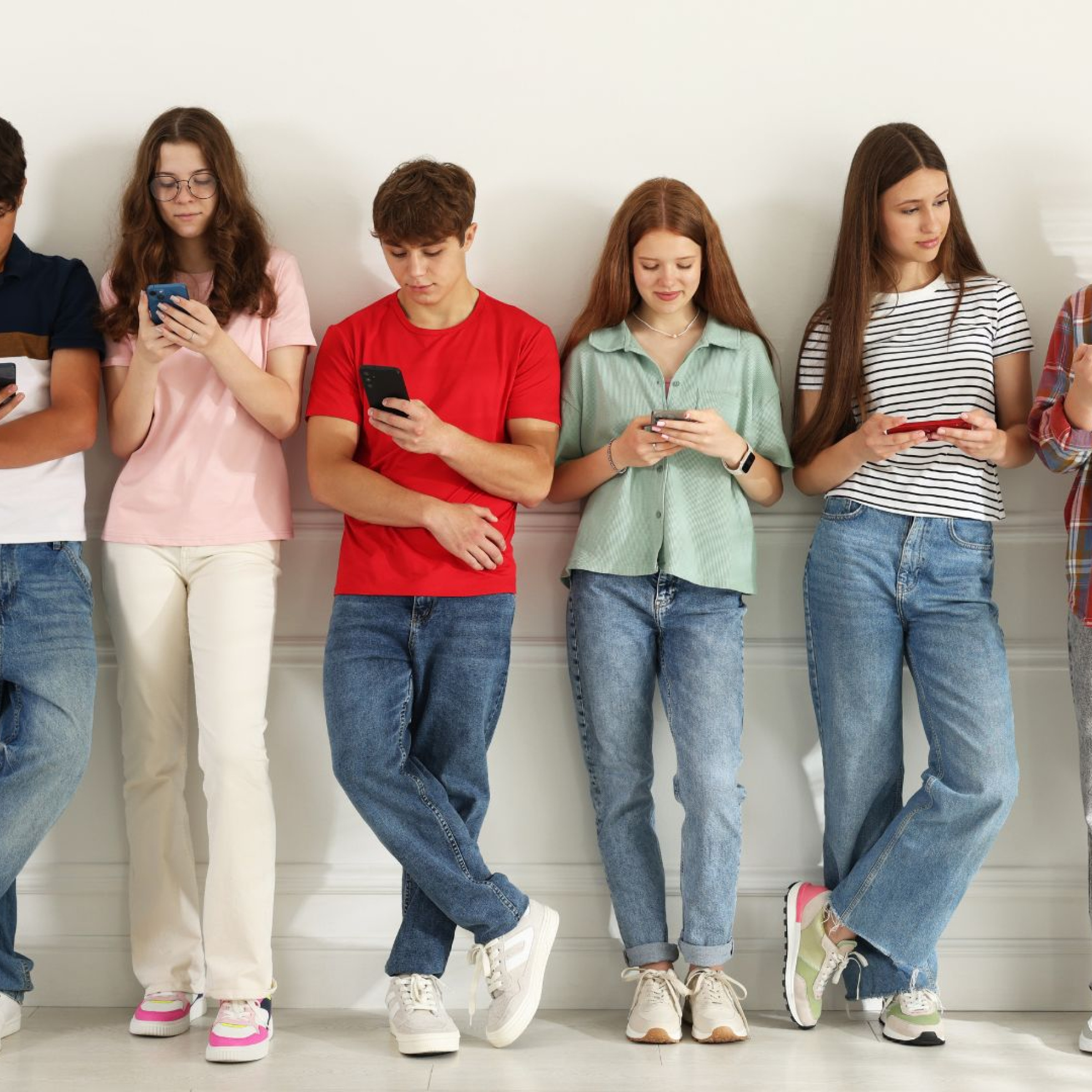 Los expertos reclaman un sistema de verificación de edad que blinde la privacidad de los menores en las redes sociales episode artwork