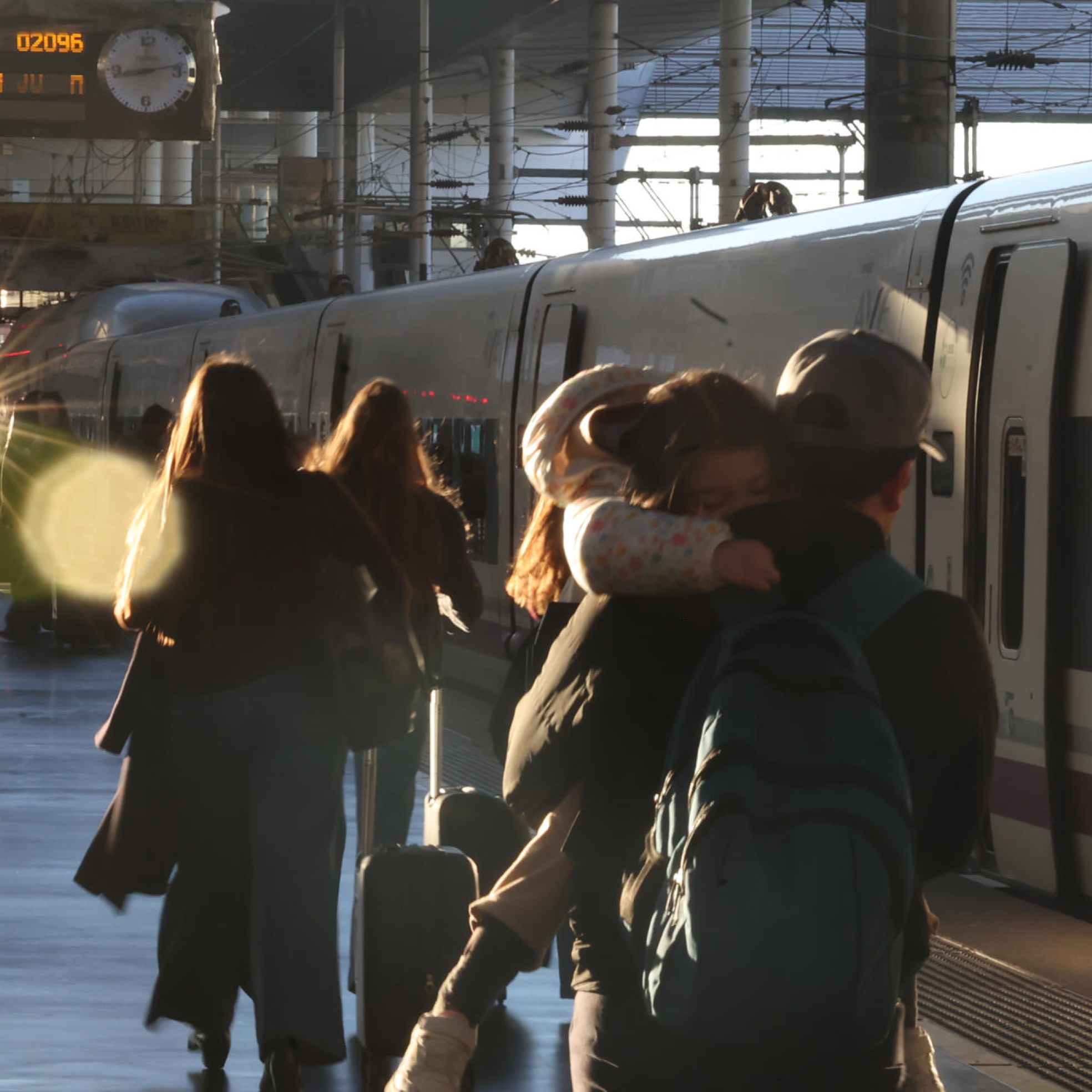 Manuel, administrativo: "Salgo de casa a las cinco de la mañana y vuelvo a las ocho de la tarde; me compré un piso en un pueblo de Valladolid por el AVE y así me conecto con Madrid"