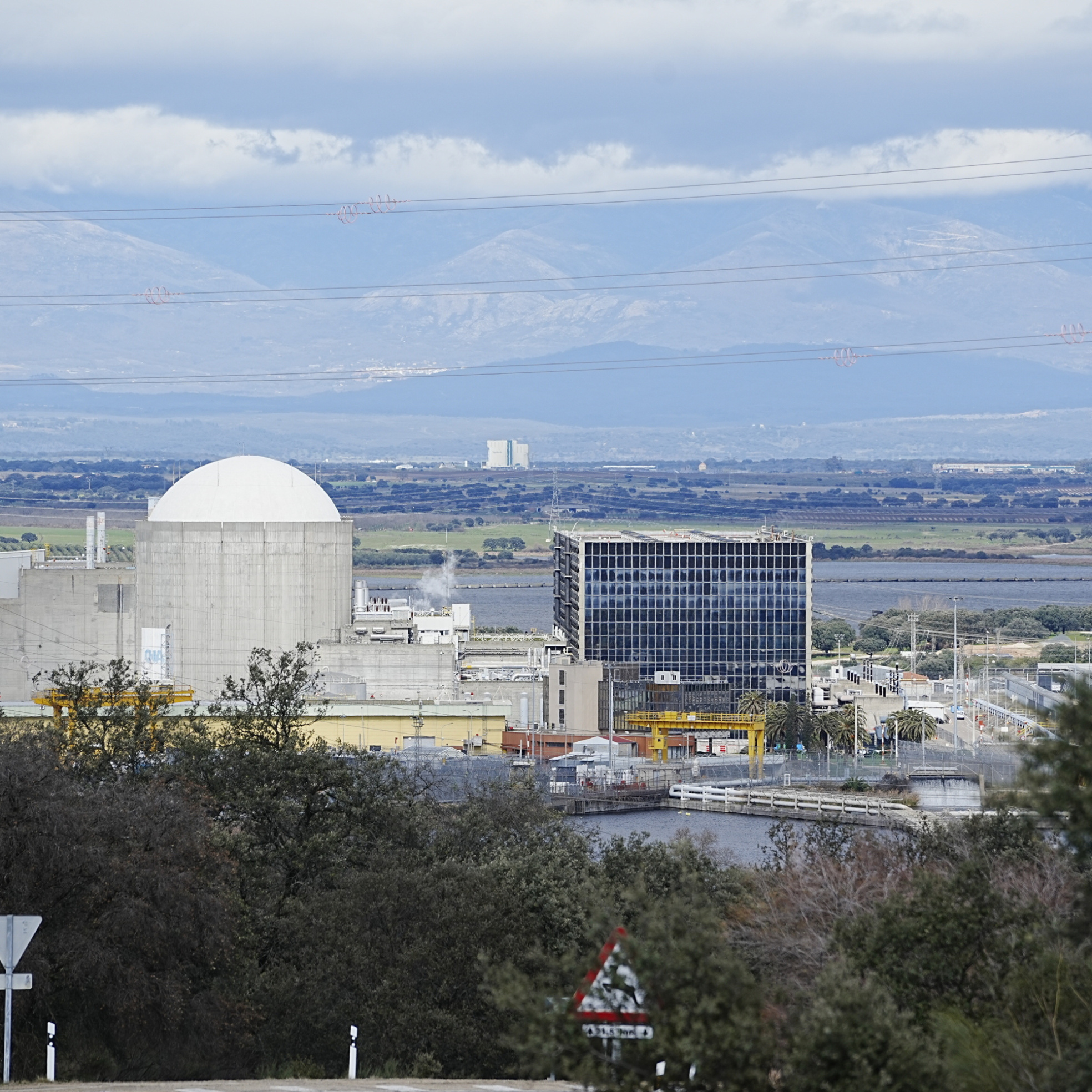 "Empresas como Meta, Microsoft, Google o Amazon están firmando acuerdos de compra de energía a largo plazo con nucleares para abastecer de electricidad que necesitan los centros de datos o la IA" episode artwork