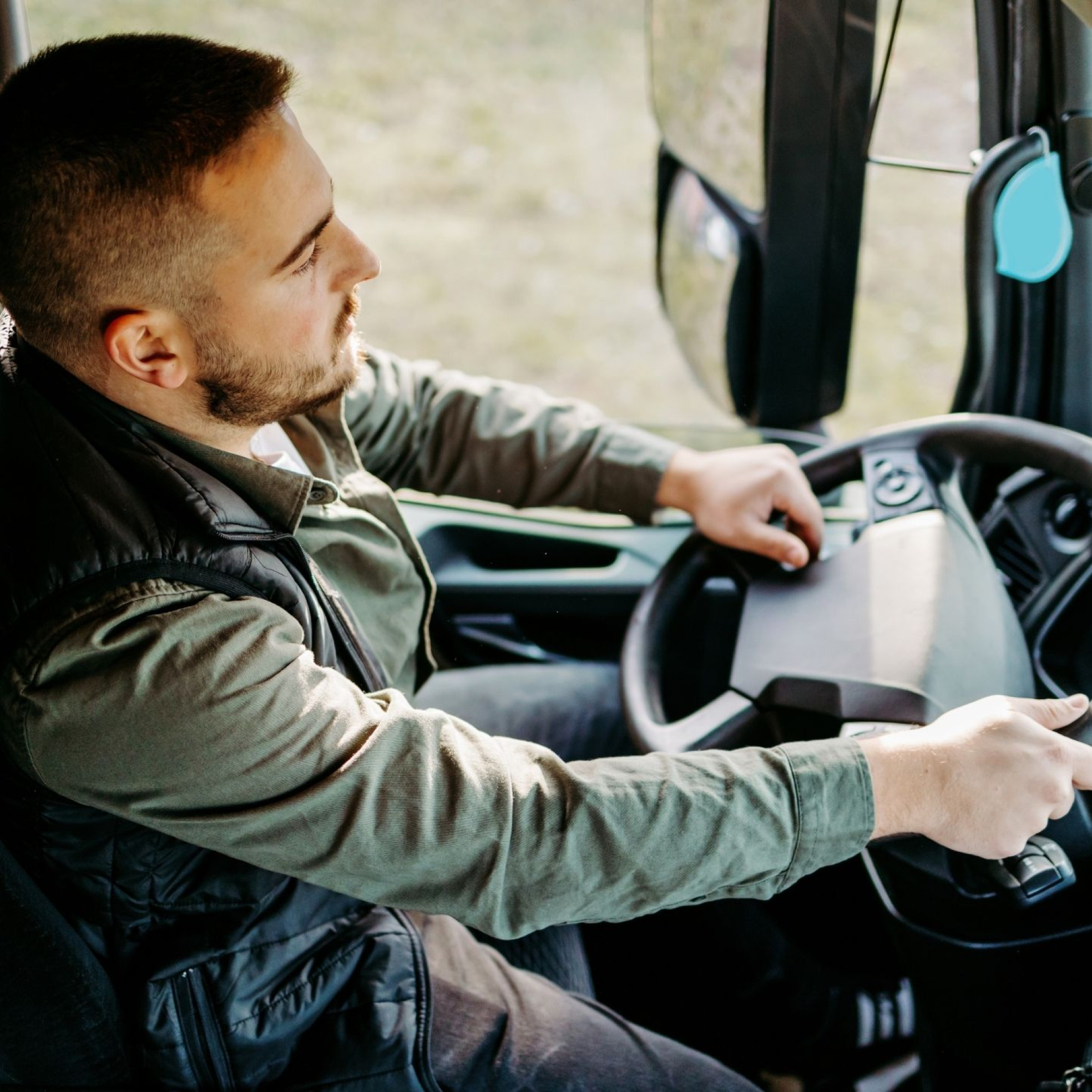 Javi, camionero en Texas: "Lo que más me chocó es que en una gasolinera he visto una ametralladora pesada en la parte trasera de la troca" episode artwork