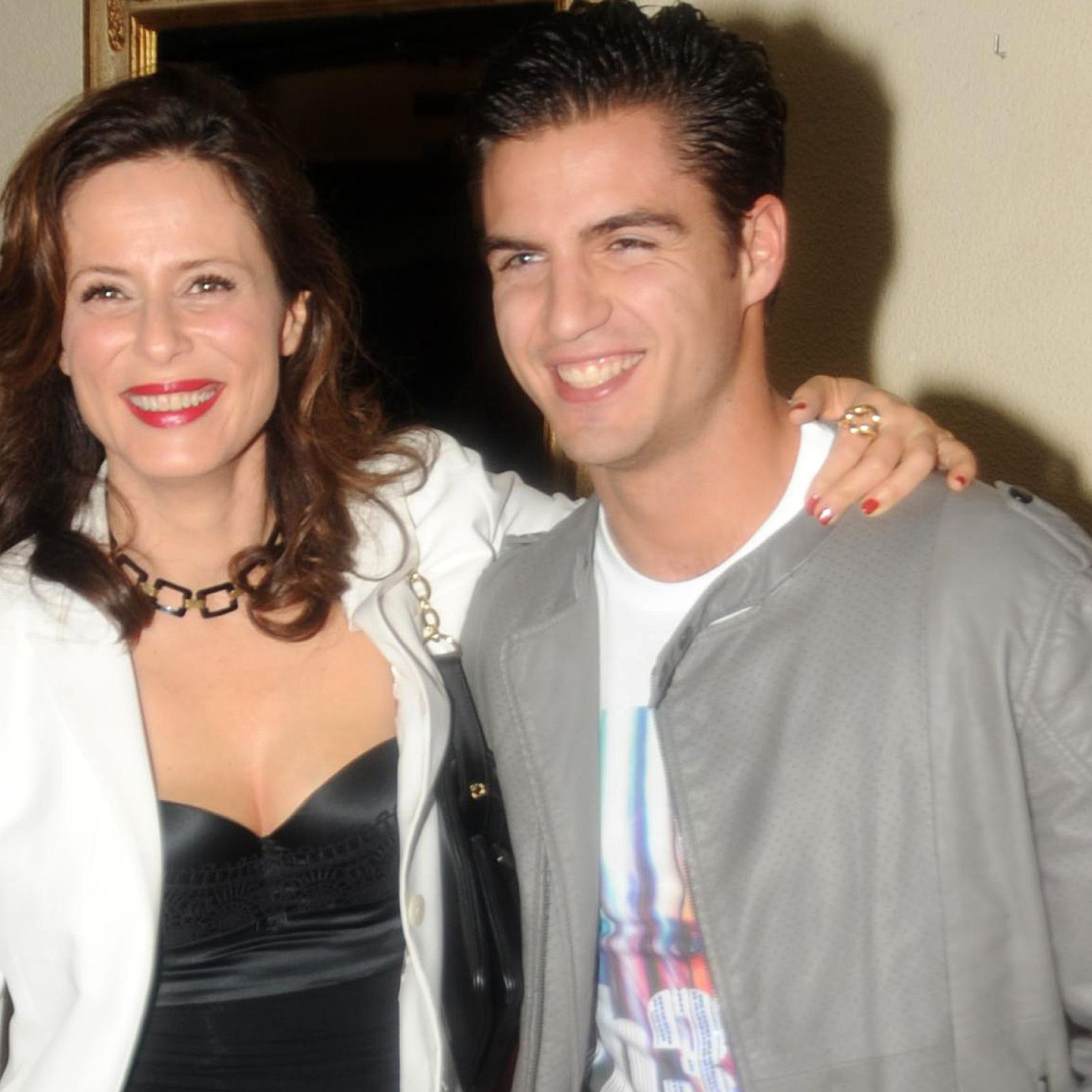 "Olé por ellos; Maxi Iglesias tiene una cabeza fantástica para no tener prejuicios de enamorarse de una mujer mayor que él"