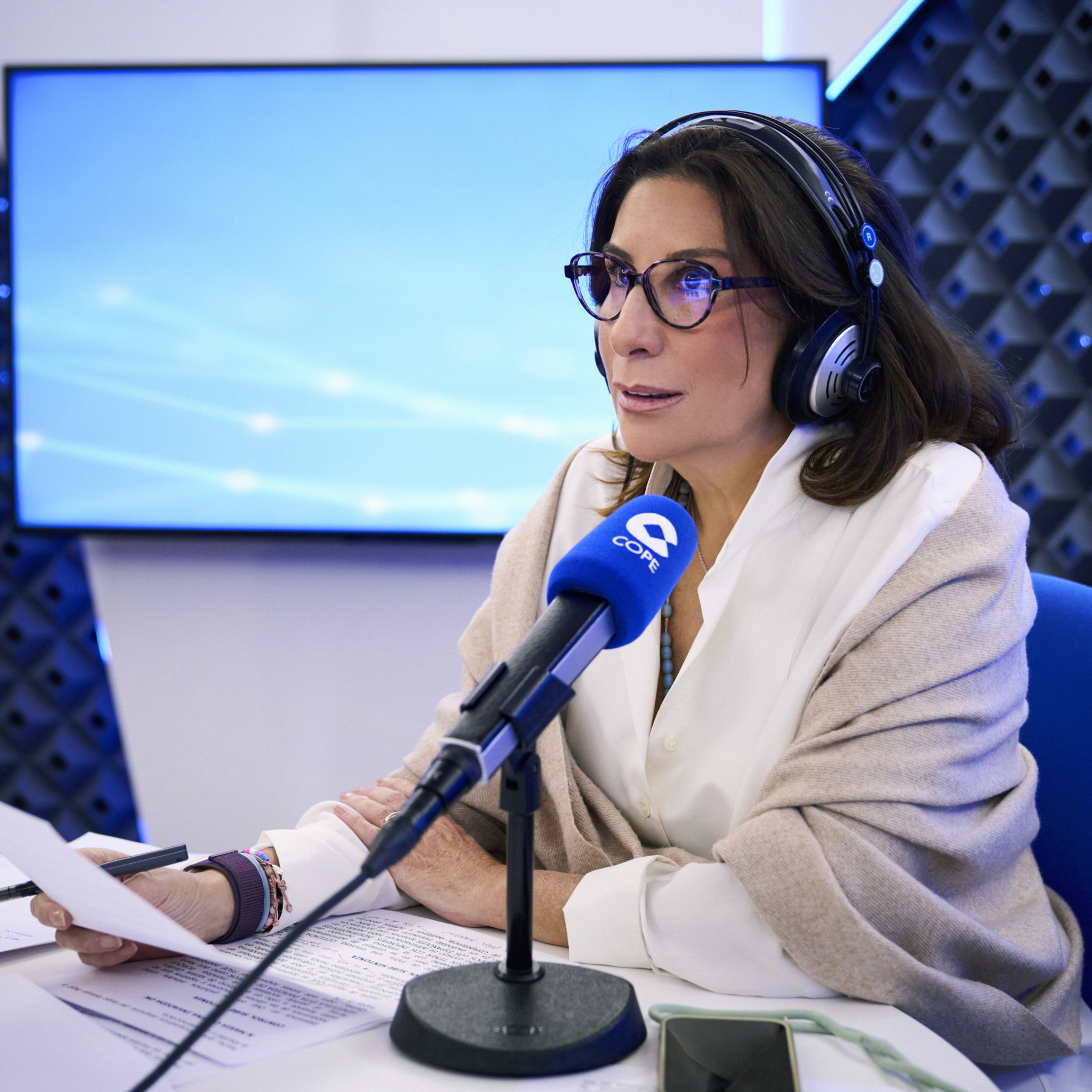 Pilar García de la Granja, experta económica: "El subsidio a mayores de 52 es una 'pasarela' hasta la jubilación, no cotizan como si ganasen los 580 y disfrutan de sobrecotización" episode artwork