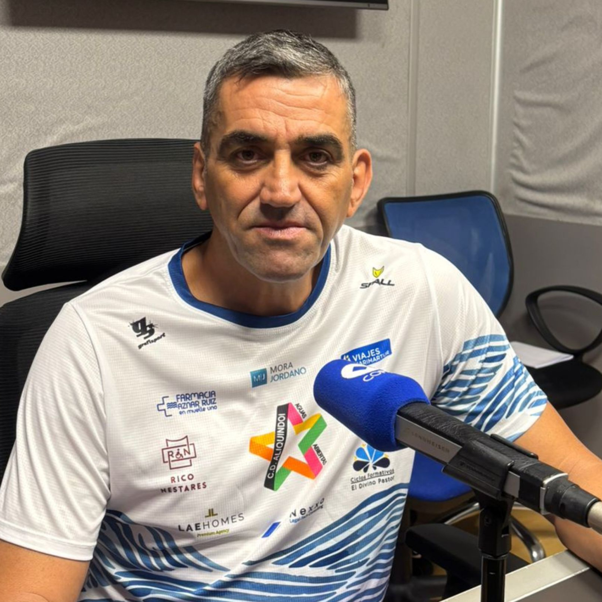 Pepe Méndez, diagnosticado con síndrome de Tourette a los 40: "Me metía en el baño a llorar cuando mantenía en el tipo en la formación militar" episode artwork