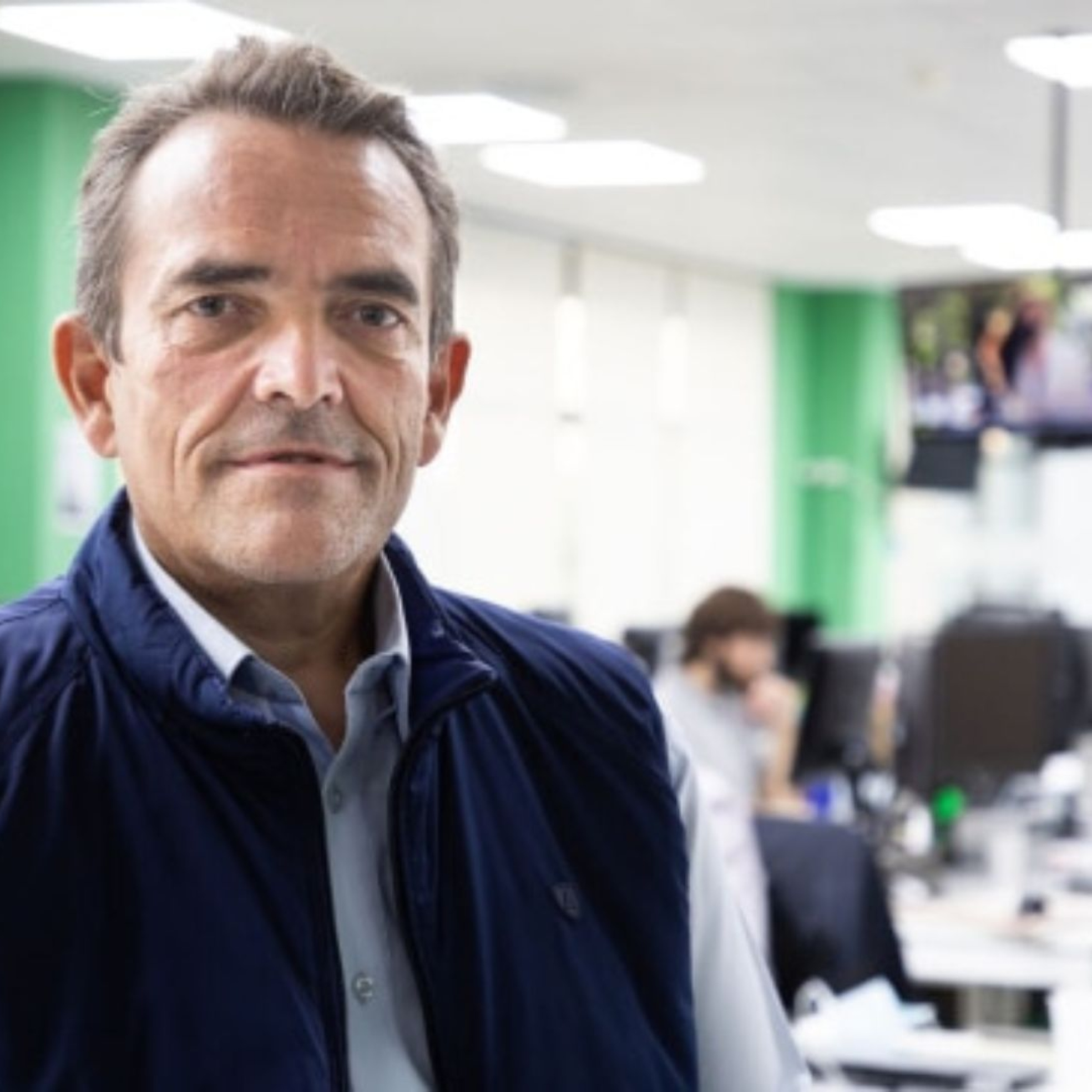 Alberto Pérez Giménez (El Confidencial): "El nombramiento de Tezanos en el CIS fue el primer gran escándalo del Gobierno de Sánchez, sus compañeros demoscópicos lo califican de malversación de dinero público" episode artwork