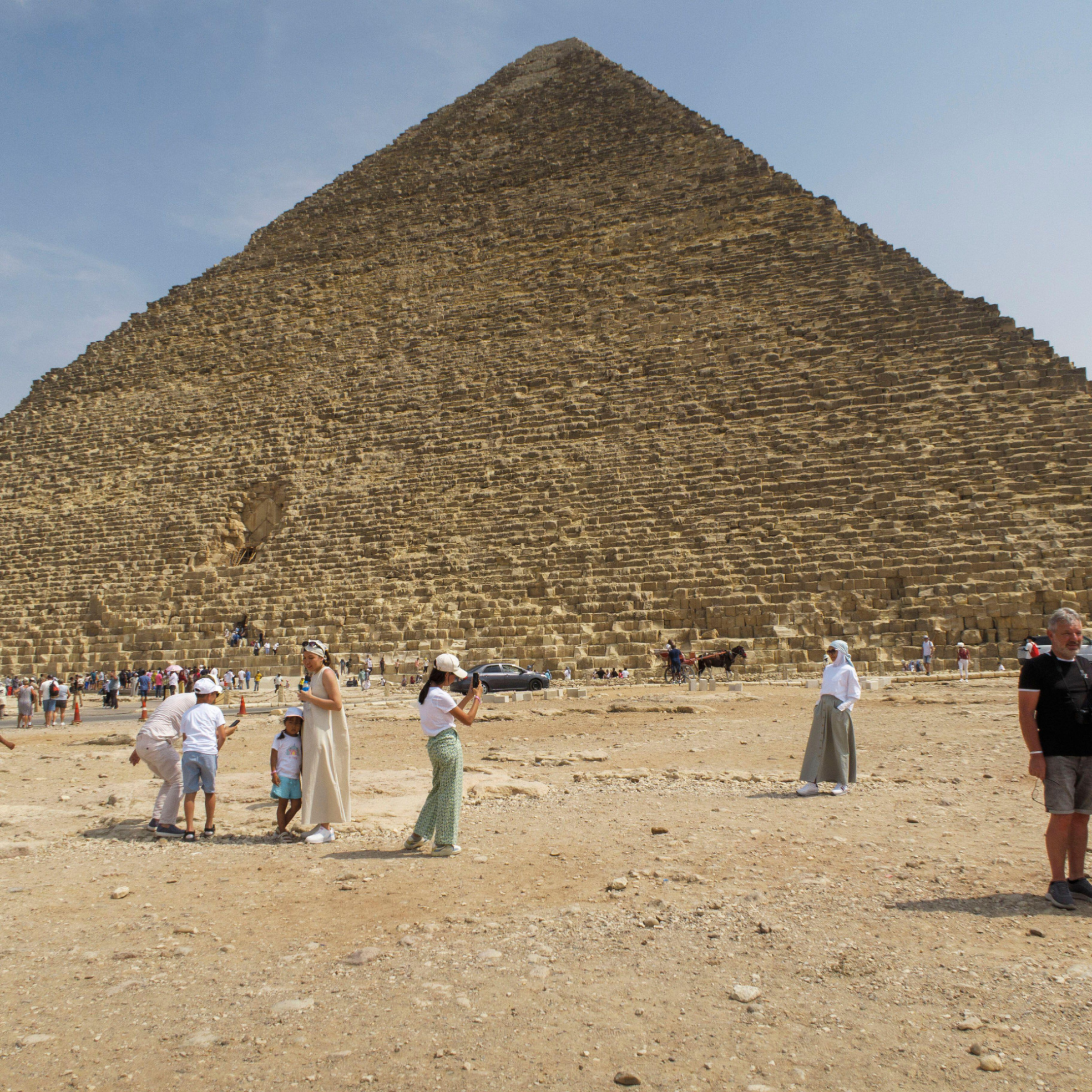 Un estudio científico demuestra que la Gran Pirámide de Guiza está edificada contemplando una serie de cámaras secretas que amortiguan la tensión mecánica por un terremoto episode artwork