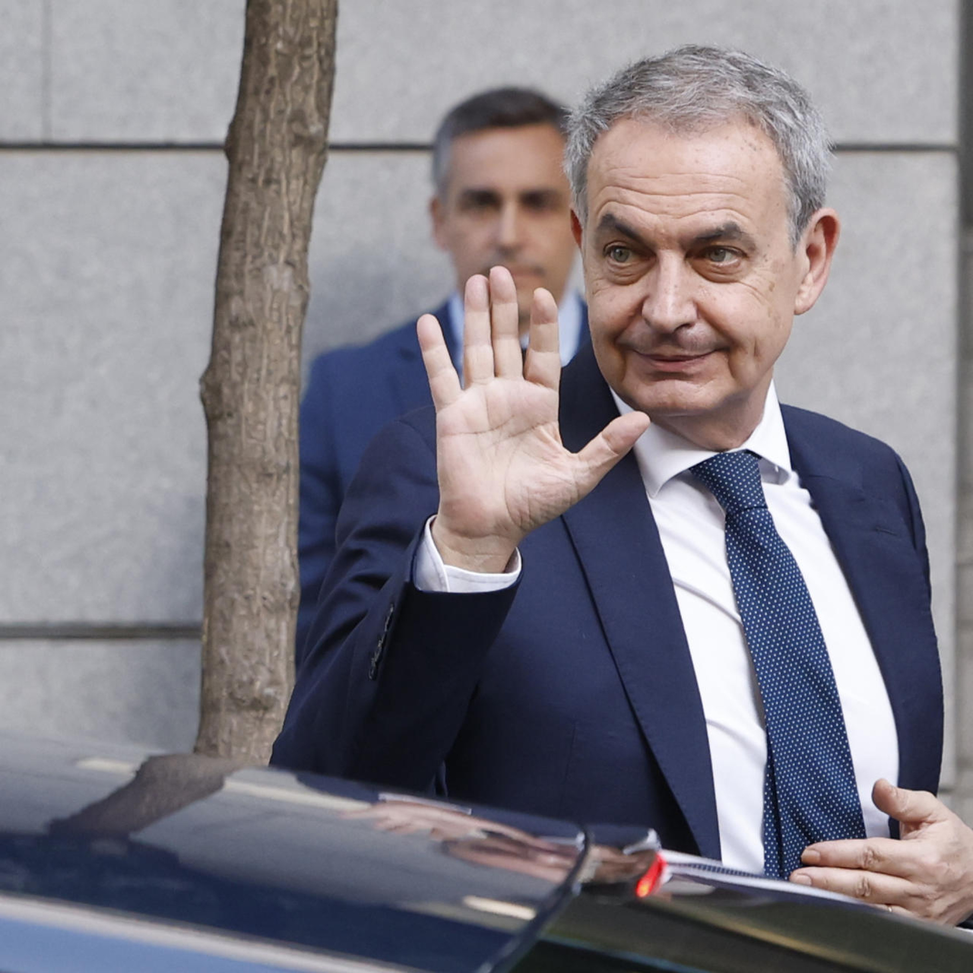Juan Lobato, senador del PSOE: "Zapatero confía en que lo ha hecho todo bien a nivel legal; otra cosa es lo que hizo o no. Eso lo dirimirán los tribunales. A mí me preocupa la parte del rescate"