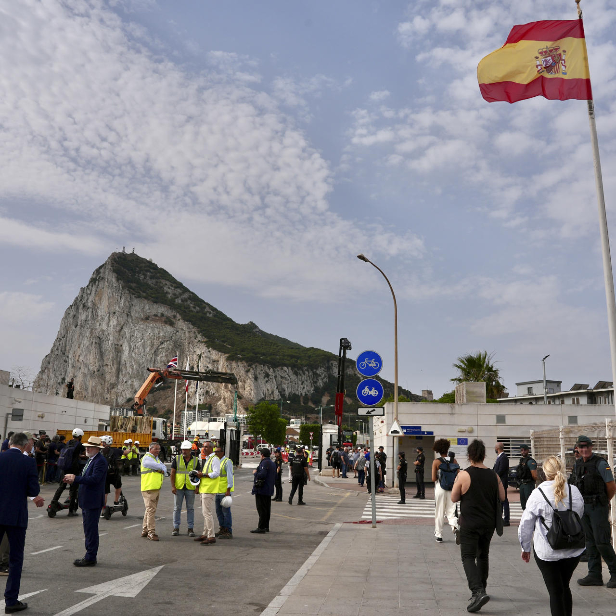 "Con el fin de la verja ¿Gibraltar qué es? ¿Español o colonia británica? El pacto no contempla nada, es decir, sigue siendo Reino Unido" episode artwork