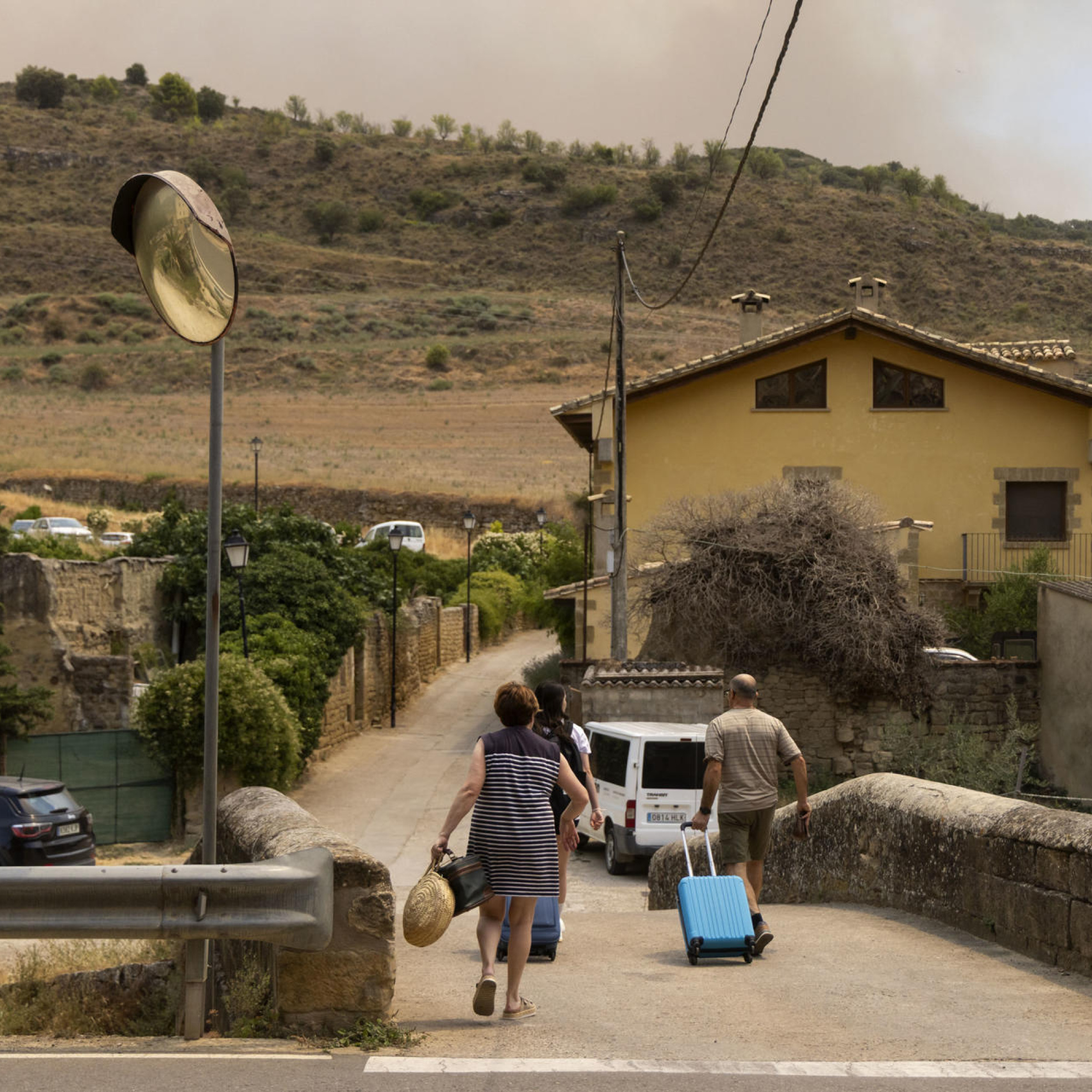 El incendio forestal de las Cinco Villas preocupa en Aragón y Navarra: "Llevamos más de 20 días, uno detrás de otro, algo está pasando; si todos se caracterizan por algo es por la velocidad de expansión" episode artwork