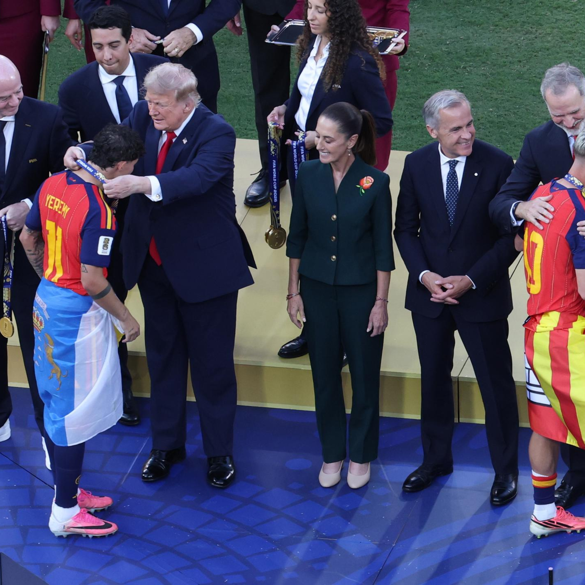 Yéremy Pino, en Tiempo de Juego con Juanma Castaño, tras ganar el Mundial: "Lo he pasado mal en algún momento de la lesión, pero somos una familia y el grupo lo ha hecho todo por mí" episode artwork