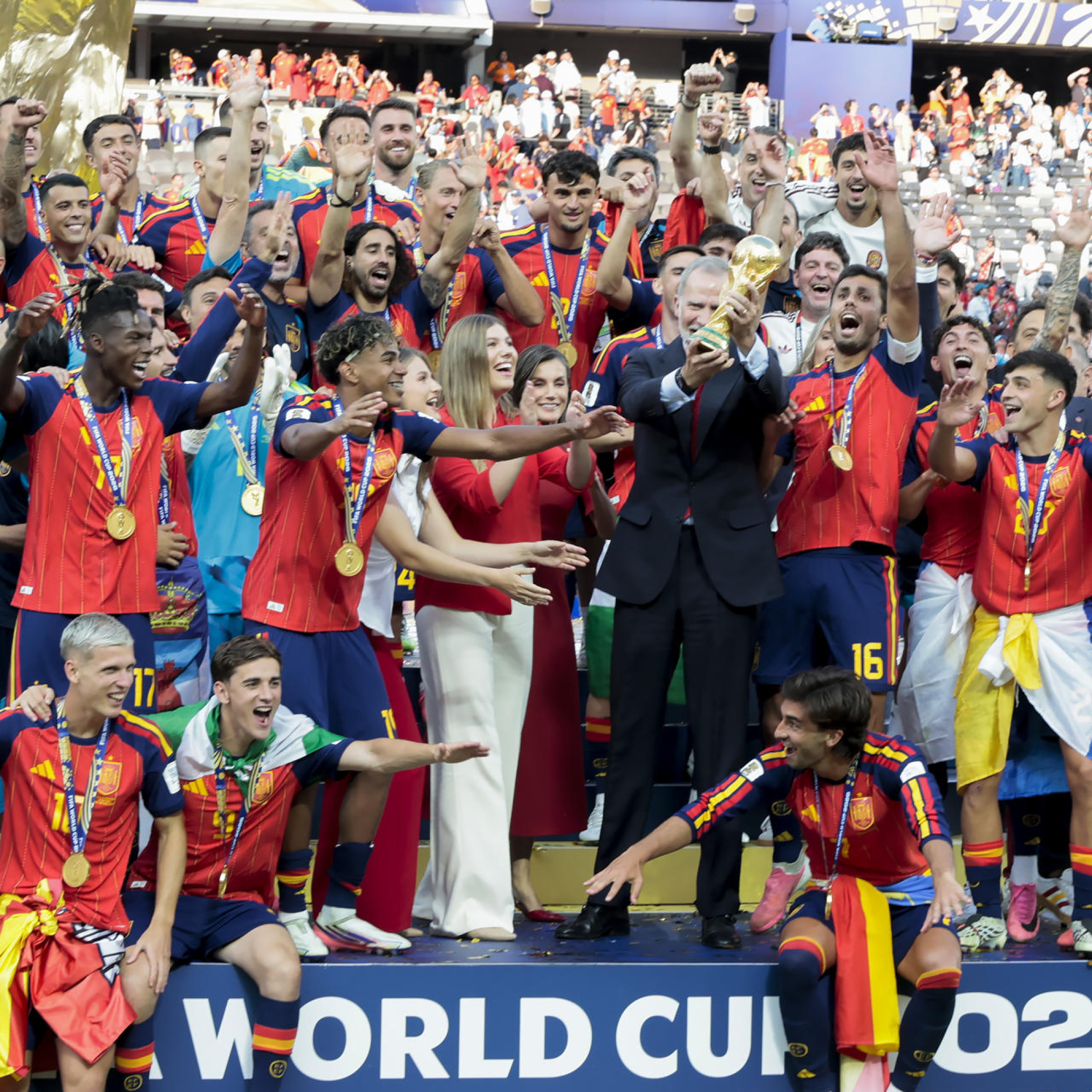 "La Selección demuestra que cuando lo que más te importa es que todos ganemos, tú estás dispuesto a ceder balón. Superar los egos diferencia a los verdaderos equipos de los simples grupos" episode artwork