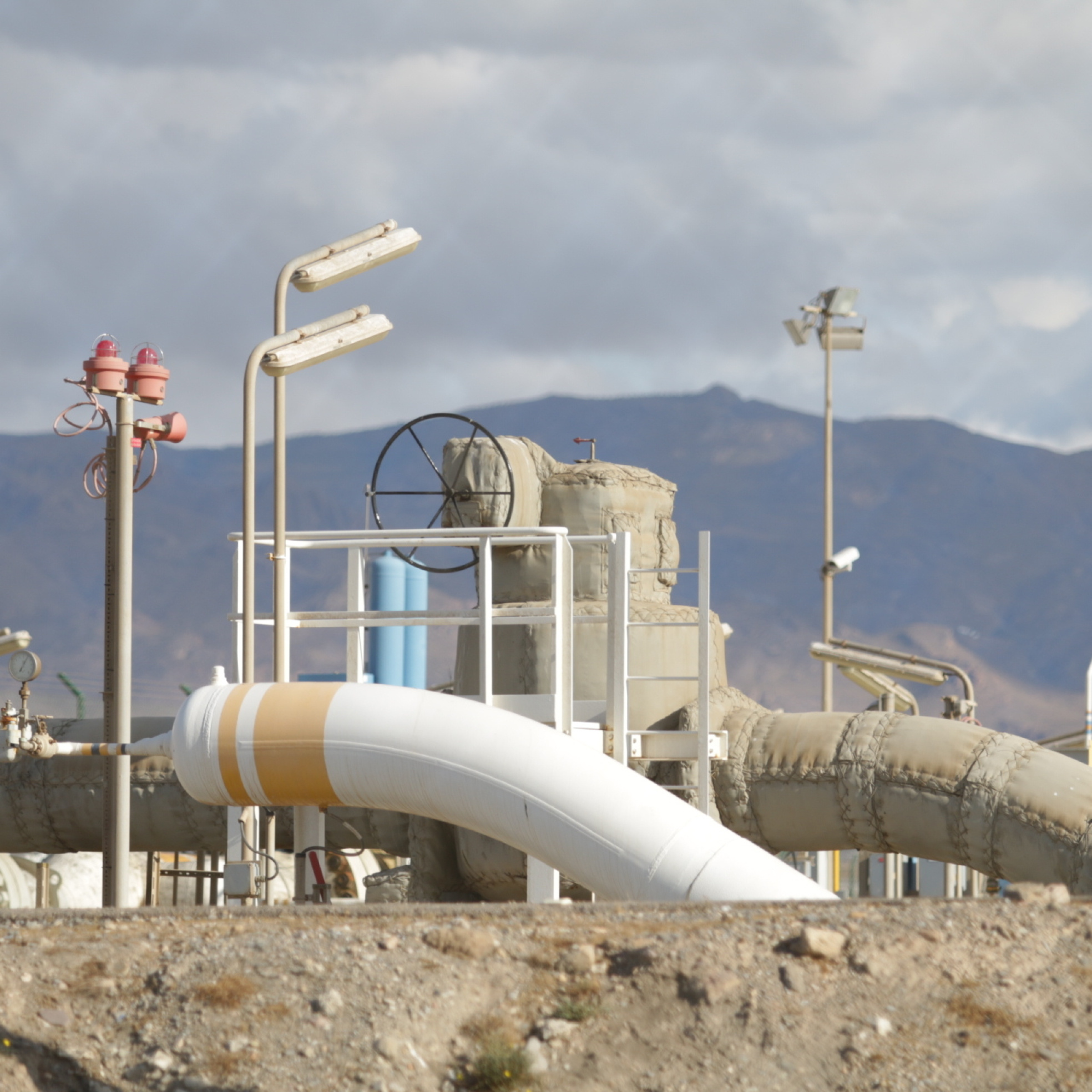 "El grueso del gas llega a España por el gasoducto Medgaz, con unos 10.000 millones de metros cúbicos anuales, es más barato que hacerlo a través de metaneros" episode artwork