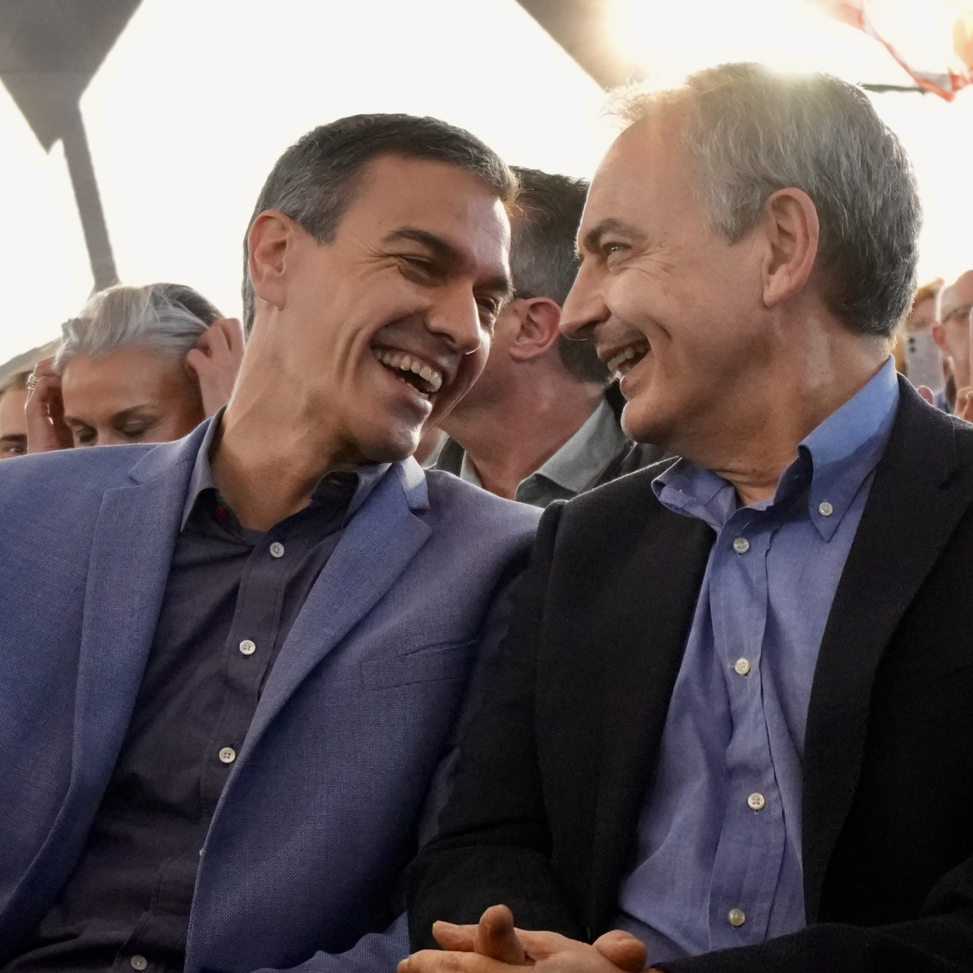 "Vivimos un tiempo de lumpen: las joyas de Zapatero, el diputado que insulta y lo que queda. Llevan coche con chófer, traje oscuro y alma troceada"
