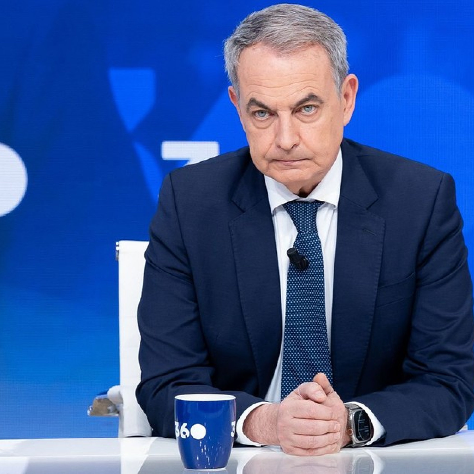 Moncloa y Ferraz mantienen un "cierre de filas" con el expresidente y reiteran su confianza en su inocencia