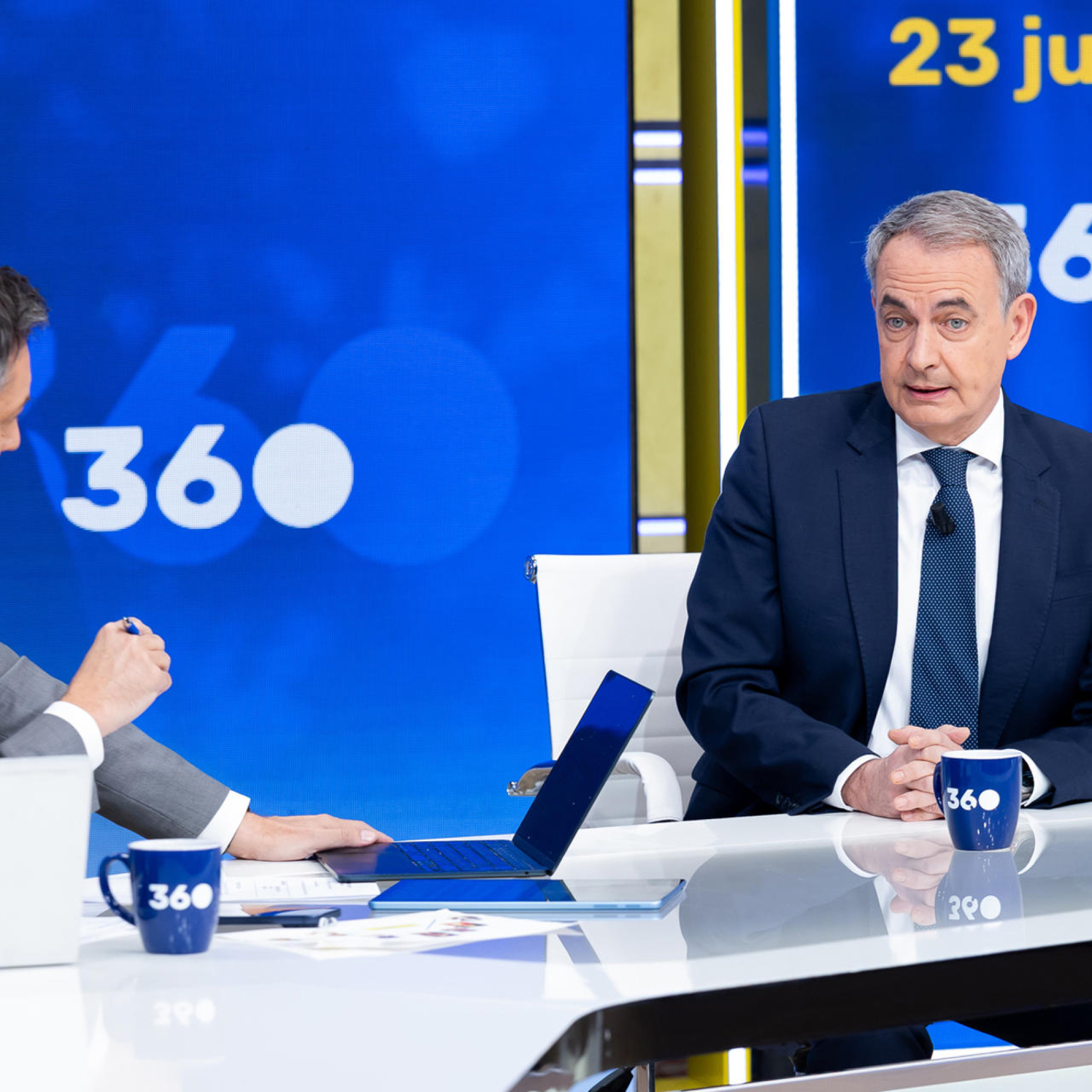 "Empate técnico con las joyas de Zapatero: ni uso, ni destino ni afán. Además, sentaron a Javier Ruiz con la indicación de poner cara de incisivo al interrogar" episode artwork