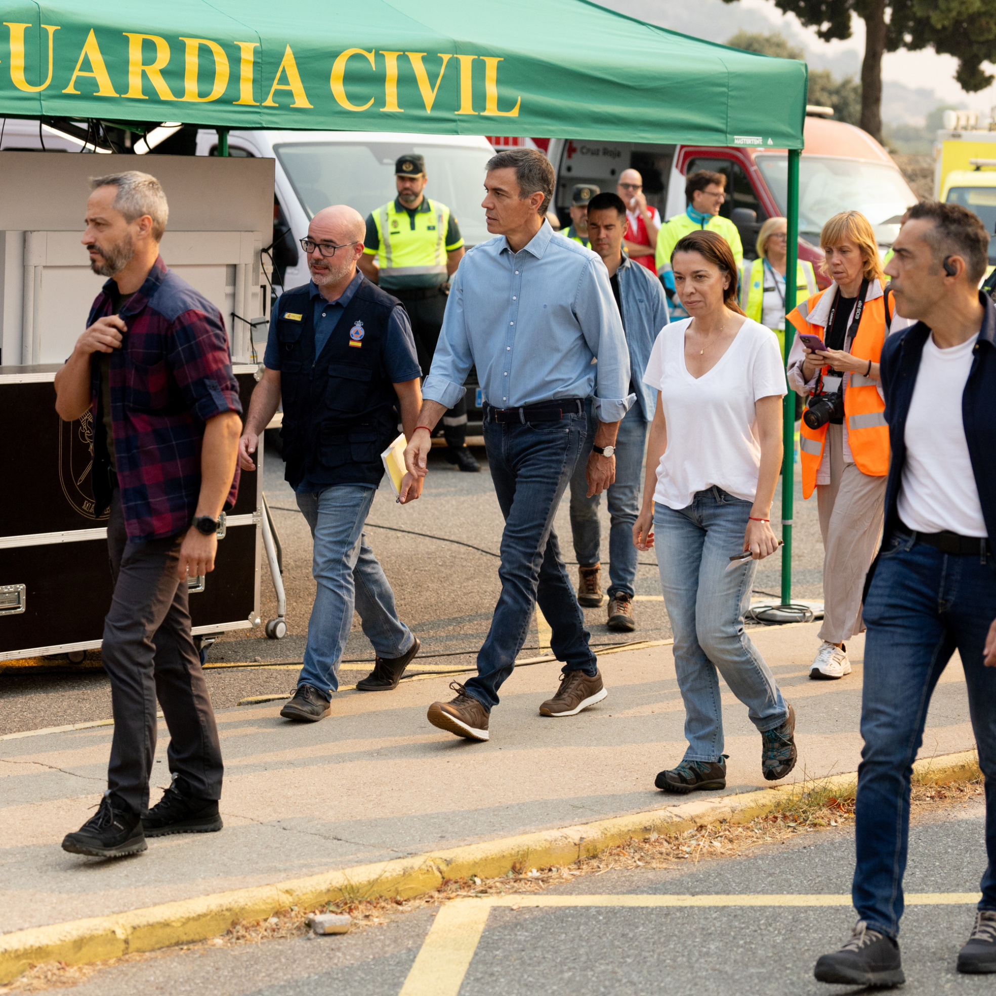 "Seguimos trabajando. Puerta a puerta, identificándonos y solicitando a los ciudadanos que colaboren"